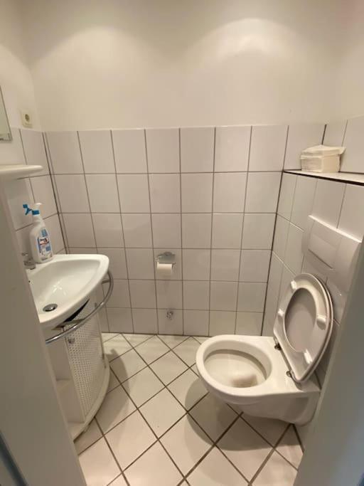 Studio 50 Qm Zentral In Domnaehe โคโลญ ภายนอก รูปภาพ